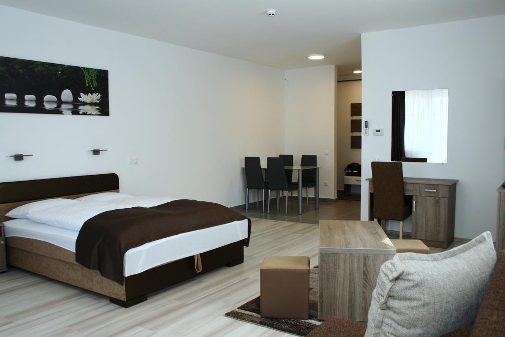 M&F Apartman 에게르잘록 외부 사진
